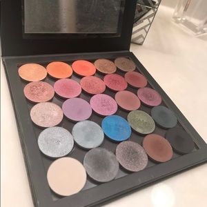 Younique single eyeshadows 25!